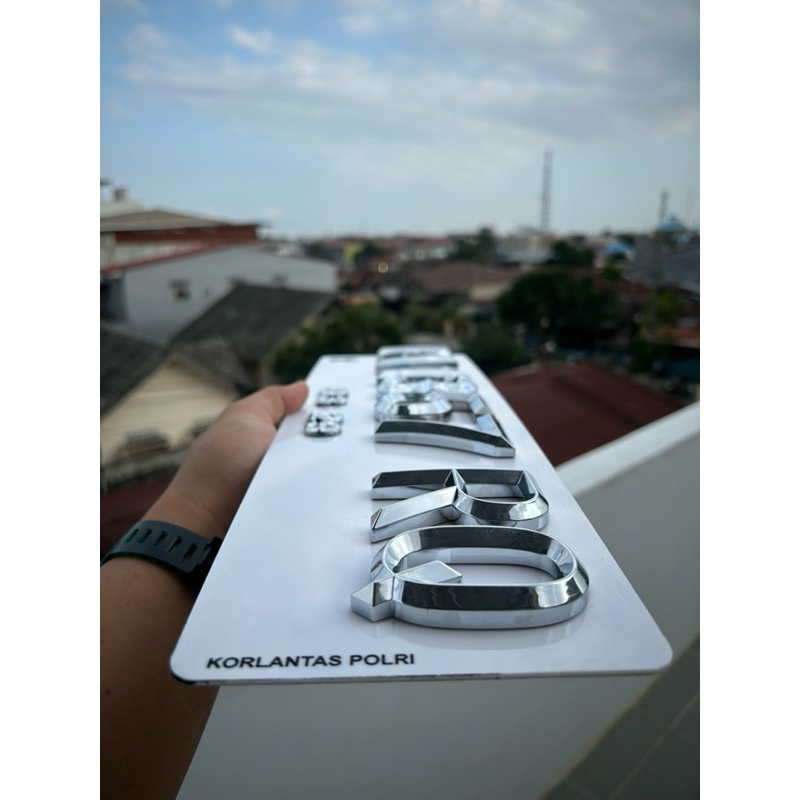 Plat Nomor Mobil Timbul Chrome diamont Berkilau  plat putih