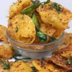 

keripik cireng pedas daun jeruk 500gr molring daun jeruk