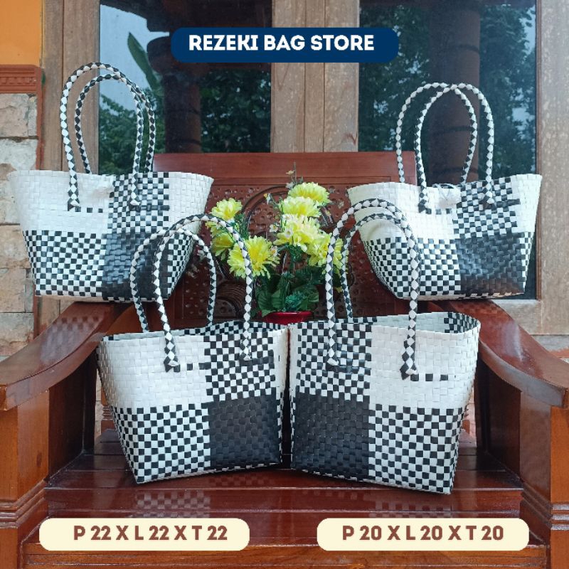 Tas Kotak Nasi Hitam-Putih / Tas Anyaman Plastik / Tas Box Hajatan / Tas Berkatan + Pengait