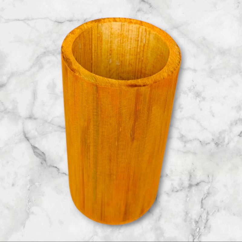 

Tempat pensil/pulpen bambu sederhana