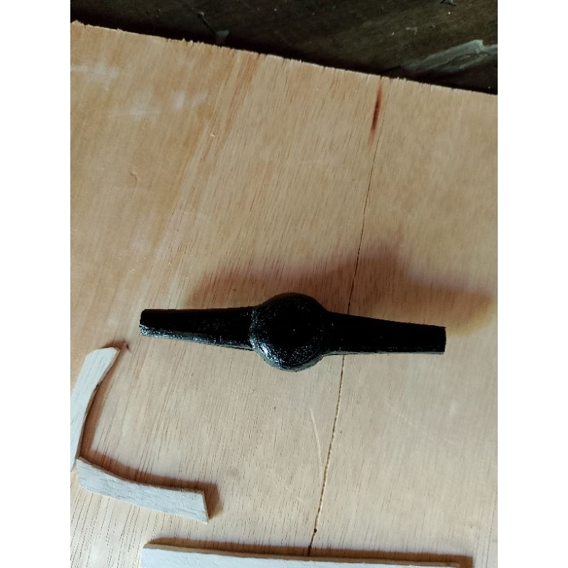 Gardan miniatur Truk