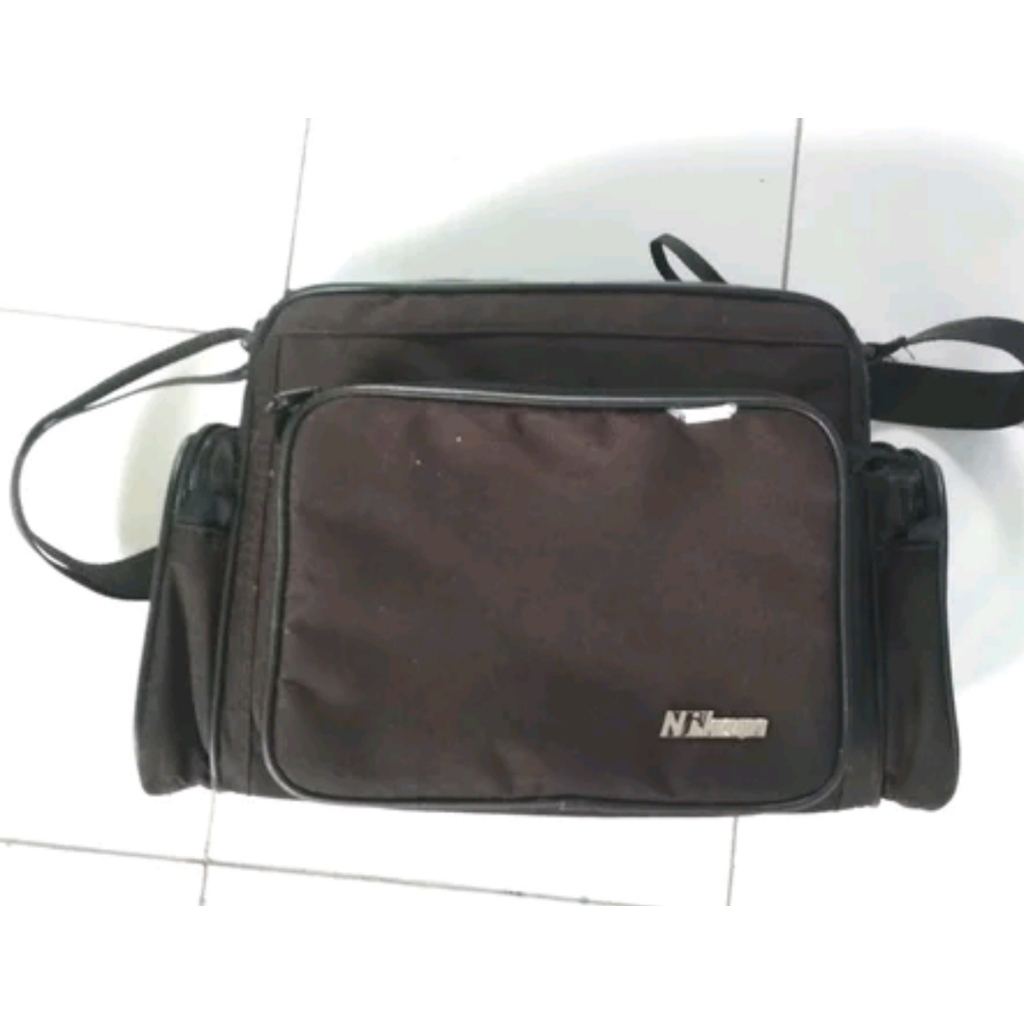Tas kamera analog Nikon