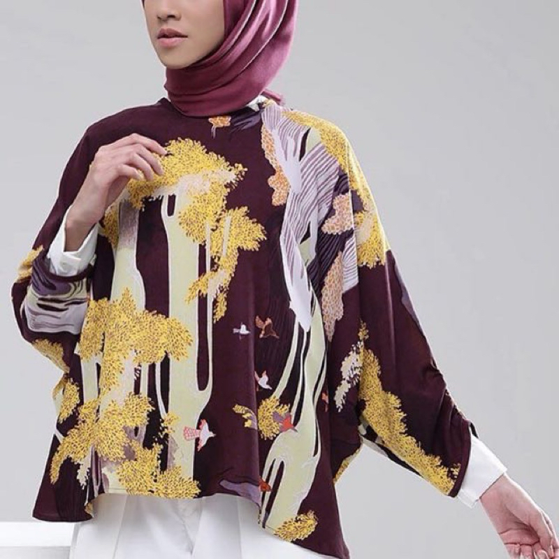 PRELOVED KAZUKI TOP RIA MIRANDA