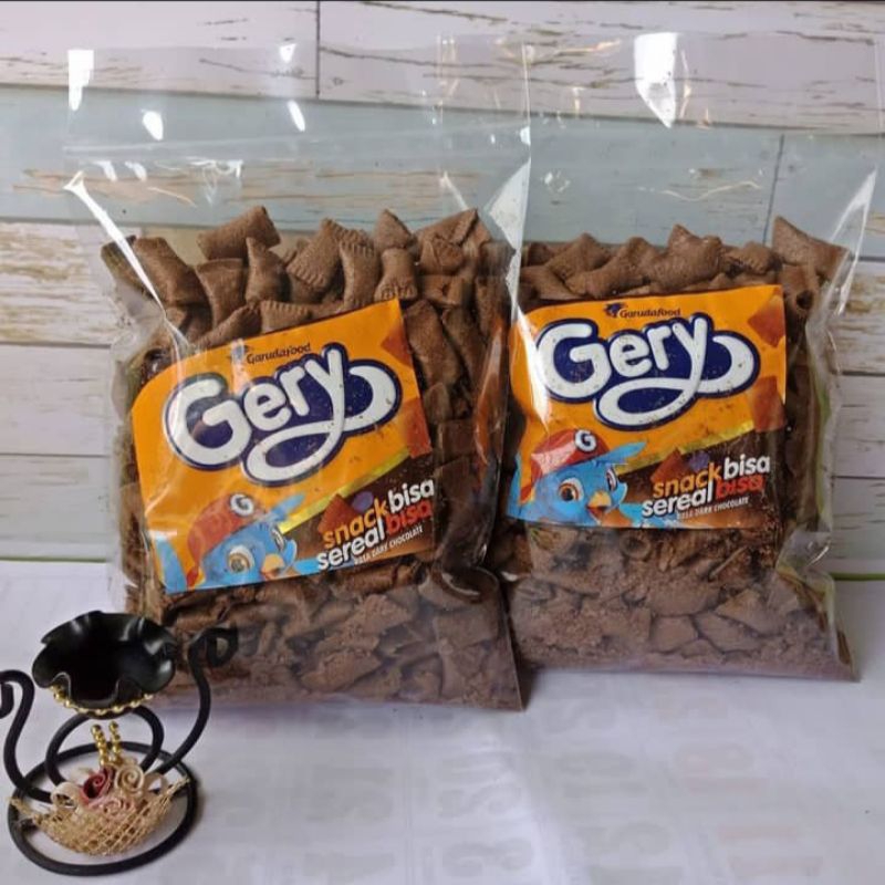 

Gery Astor Snack Branded Kemasan Plastik Berat 215gr