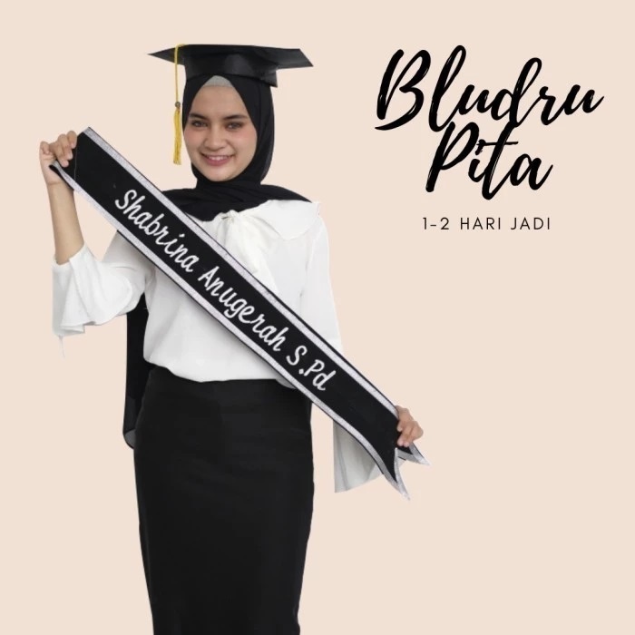 SELEMPANG WISUDA BLUDRU PITA BORDIR BAHAN 2 LAPIS