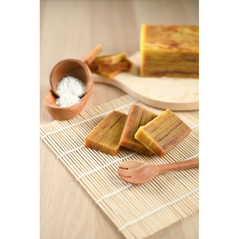 

Lapis Ketan Ananta Cake Uk. 20 × 10