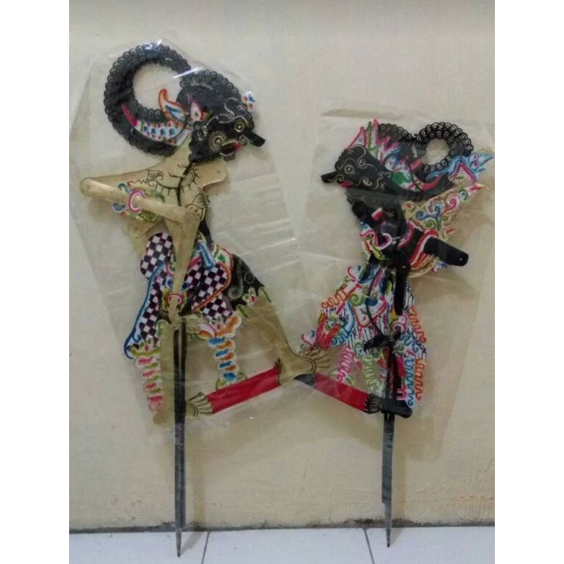 WAYANG KULIT BIMA DAN WAYANG KULIT GATOTKACA