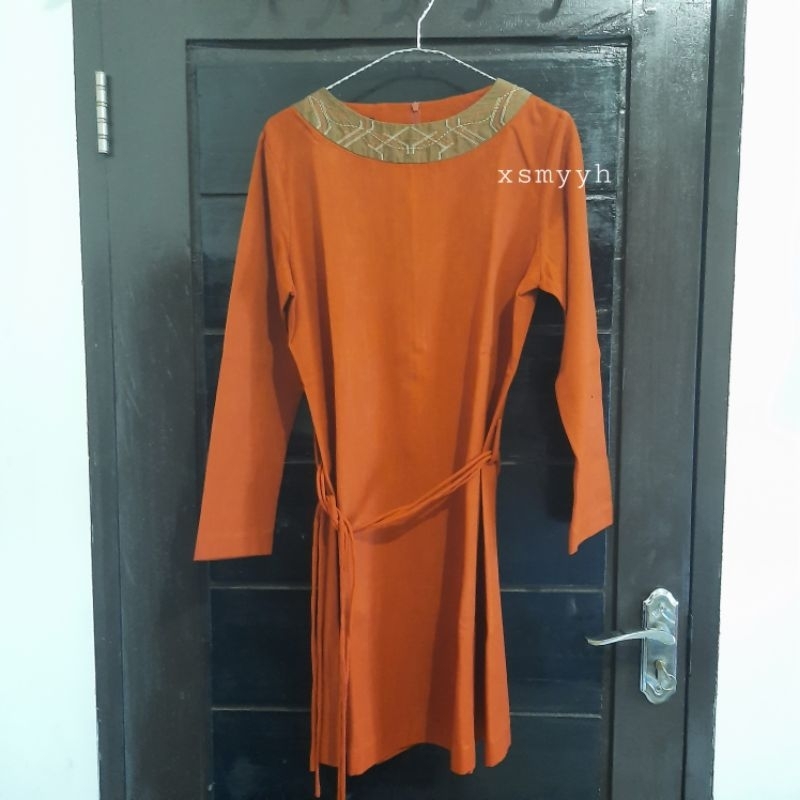 Tunik Teracotta dari Shafira Preloved