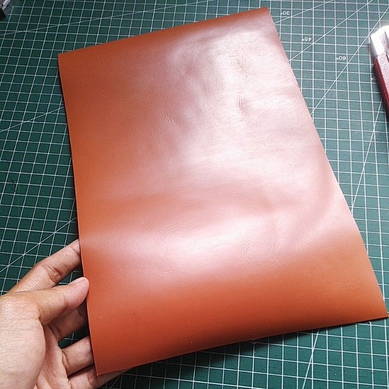 Kulit Sapi Lembaran Warna Tan