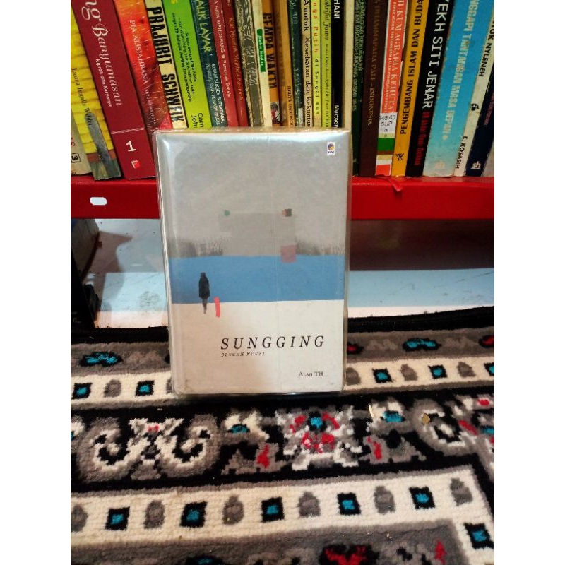 Sungging sebuah novel - Alan TH
