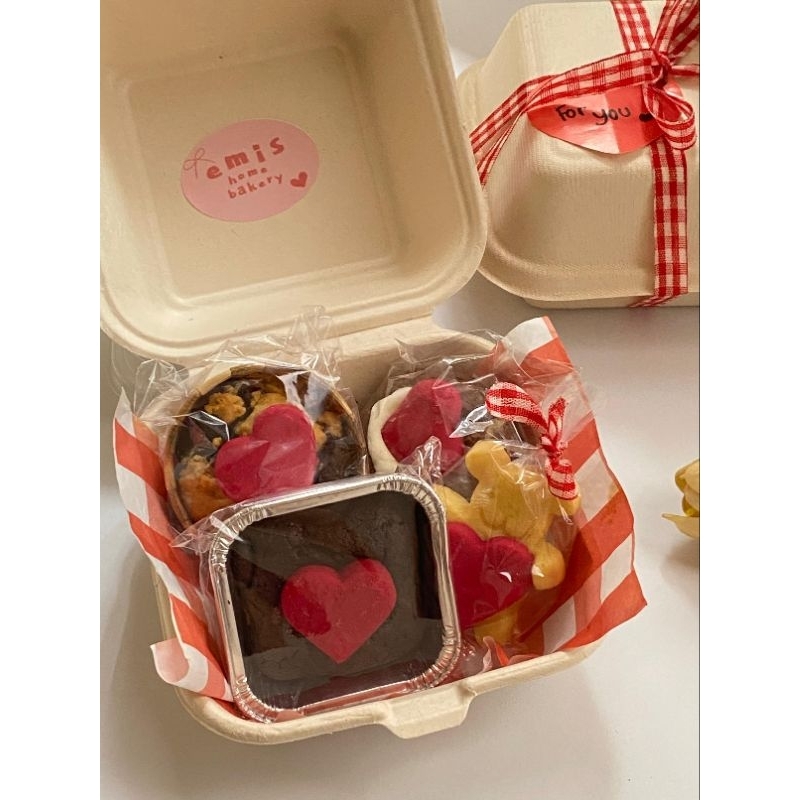 

HAMPERS GIFT BOX KADO DESSERT• FREE KARTU UCAPAN