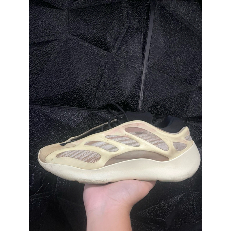 Yeezy 700 V3 Azael Size 46 (29.5cm)