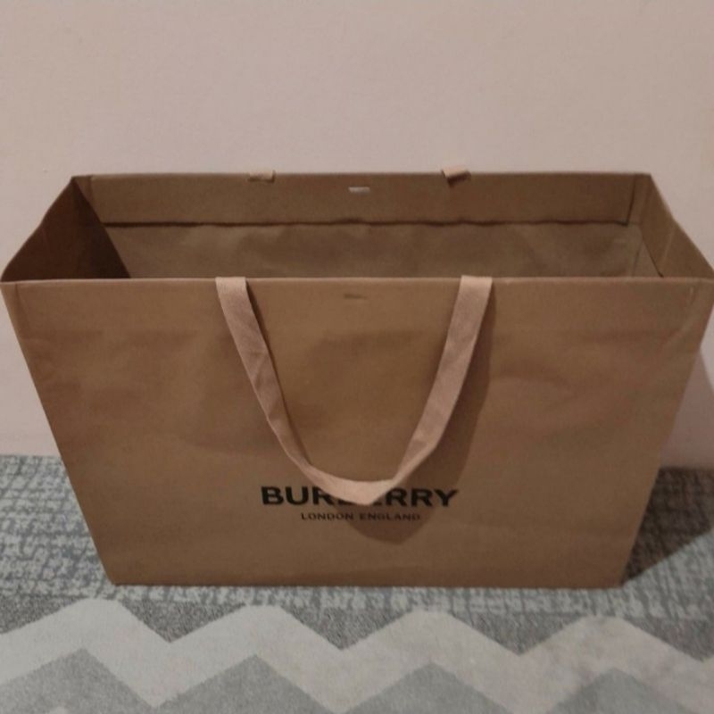 

KANTONG BELANJA PAPERBAG BRANDED AUTHENTIC ORIGINAL PAPER BAG BURBERRY