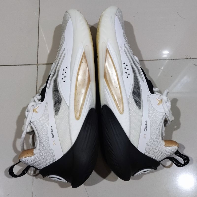 Sepatu Basket Lining Speed 10 Original