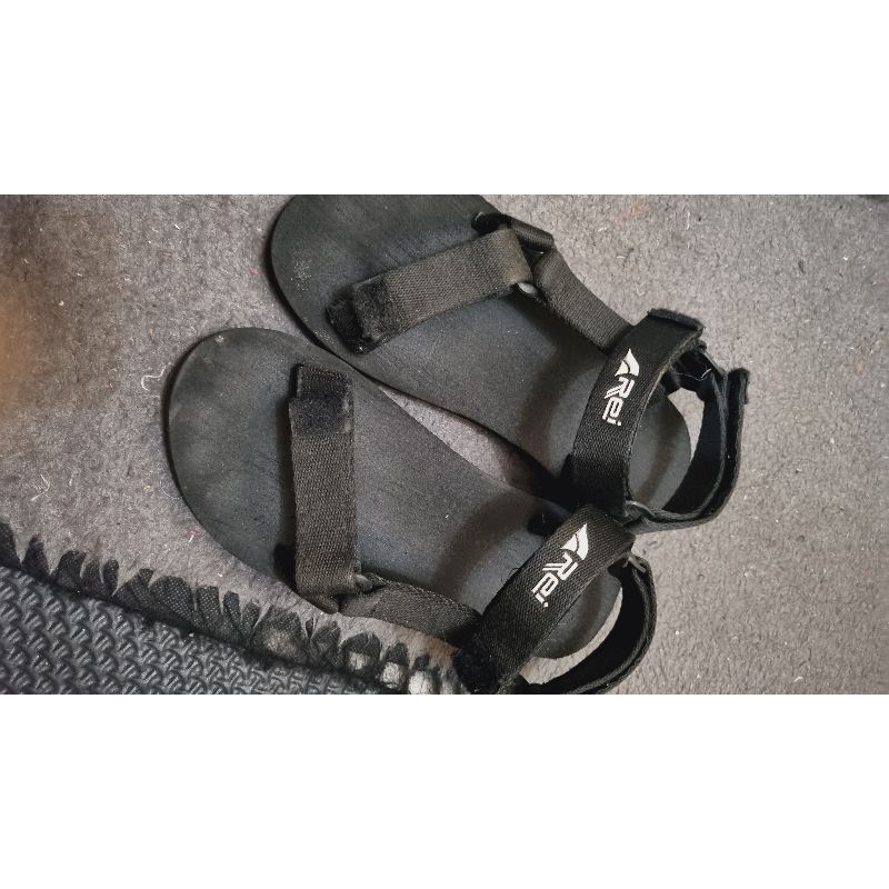 Rei Sandal Hitam Pria Preloved