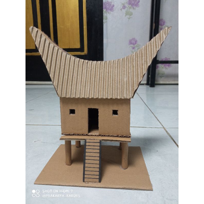 rumah adat tongkonan sulawesi kardus
