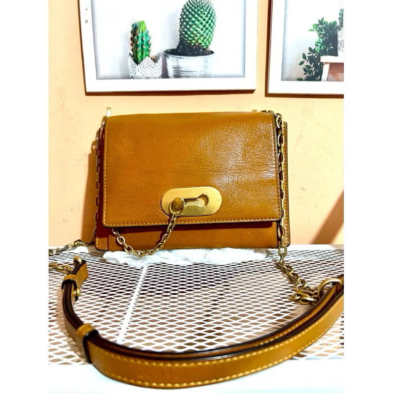 Tas Sling Dissona Preloved