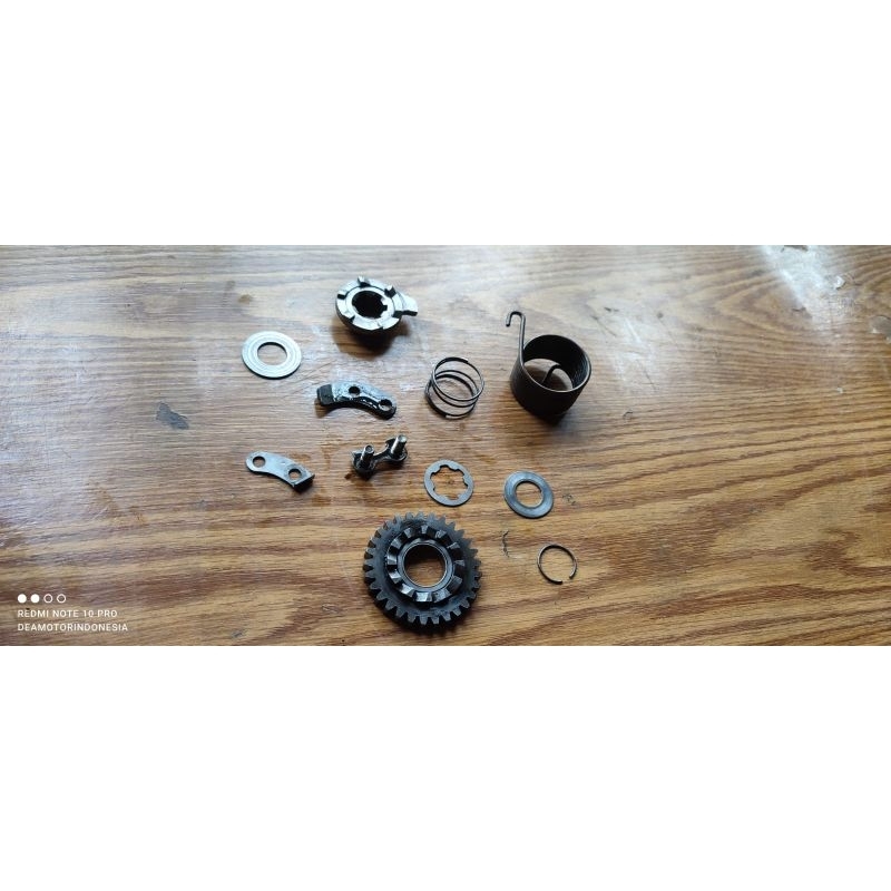 gigi engkol /Suzuki GP original/ atau per engkol /Suzuki GP original