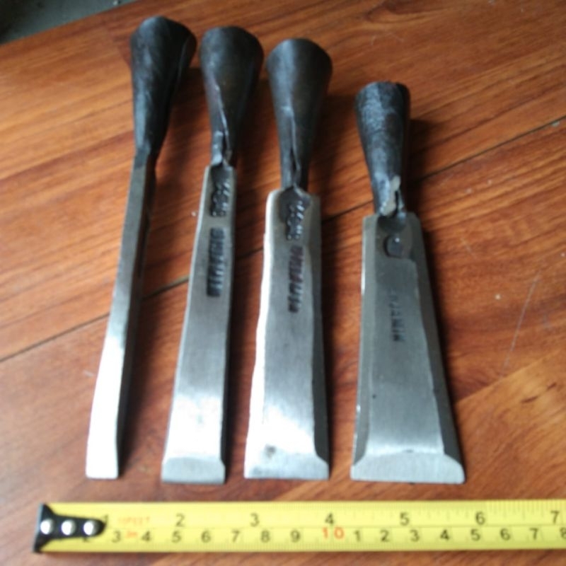 PAHAT KAYU TATAH UKIR BAHAN BAJA PER SATU SET EMPAT BUAH