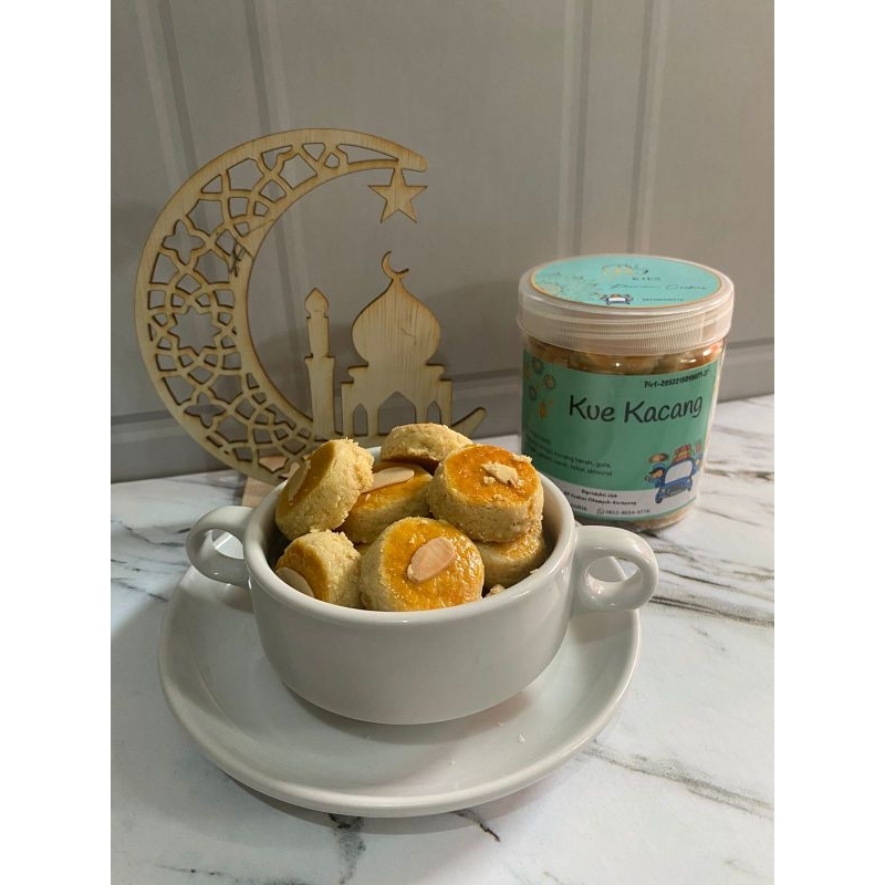 

Kue Kacang toping Almond