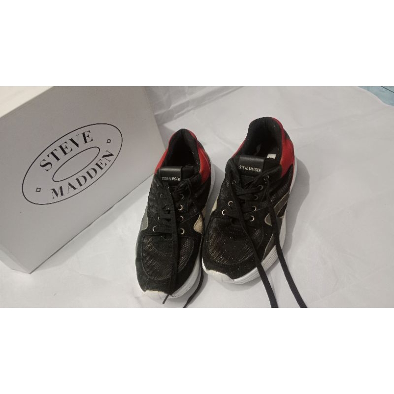 sepatu Steve Madden Pria