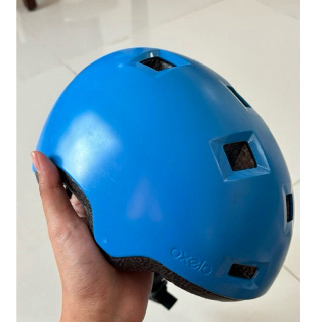 helm anak Decathlon (BEKAS MASIH BAGUS)