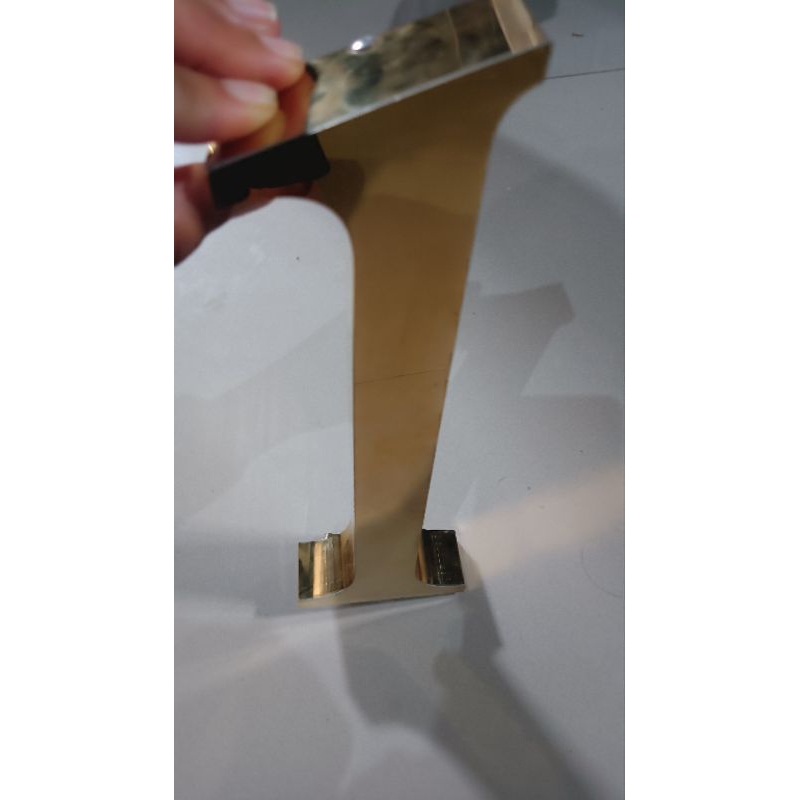 Huruf timbul stainless gold mirror tinggi 20 cm