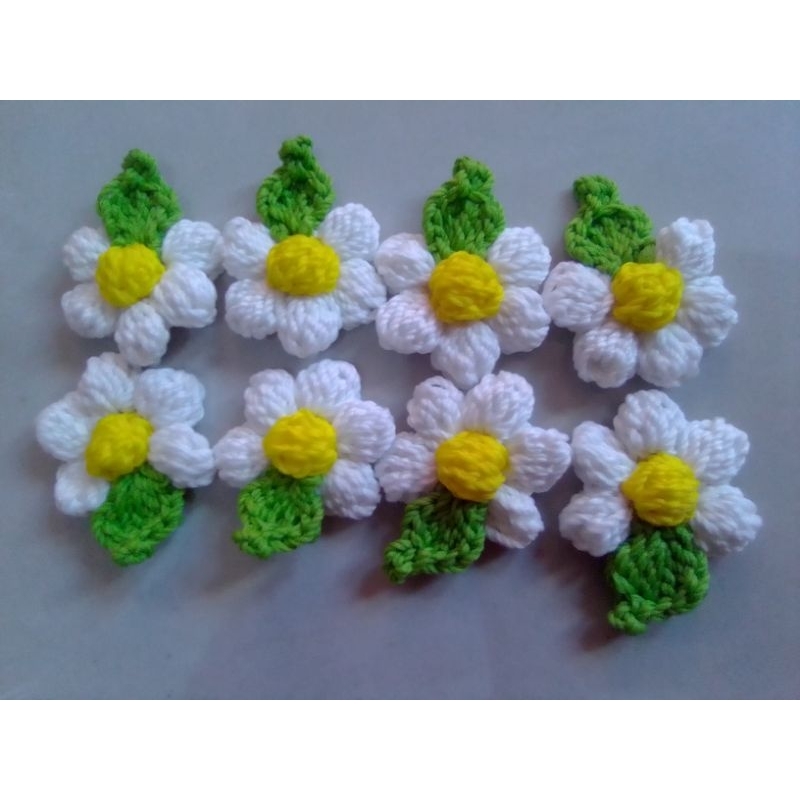 aplikasi tempel rajut bunga gembul mini berdaun (satuan)