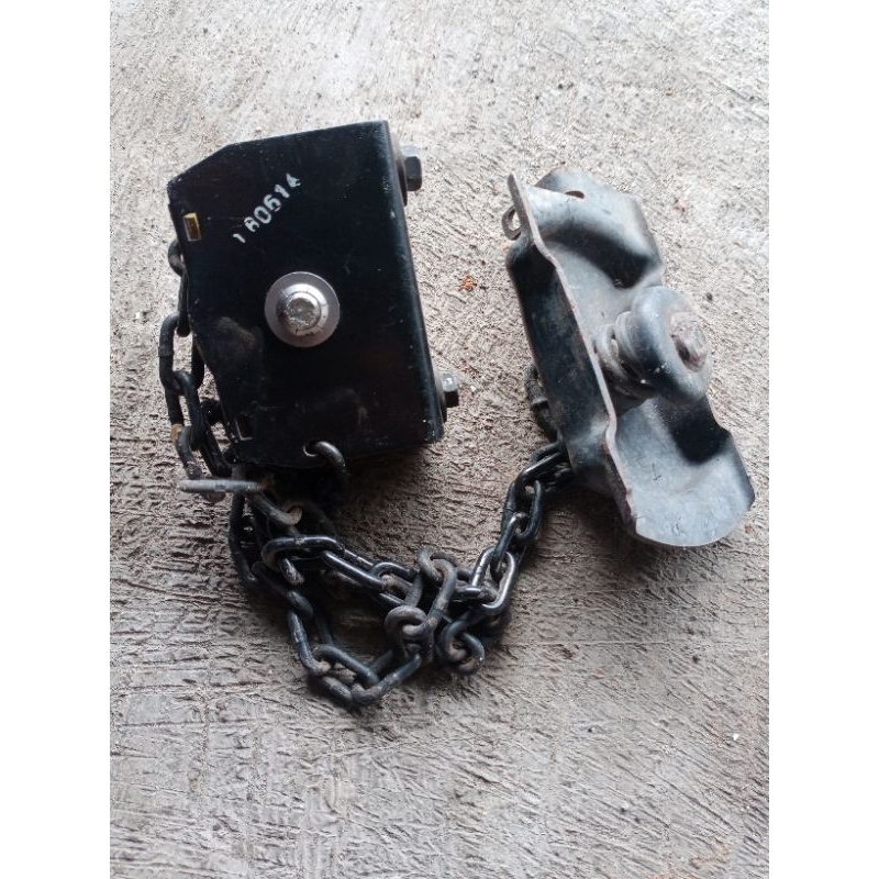 gantungan ban serep fortuner vnt