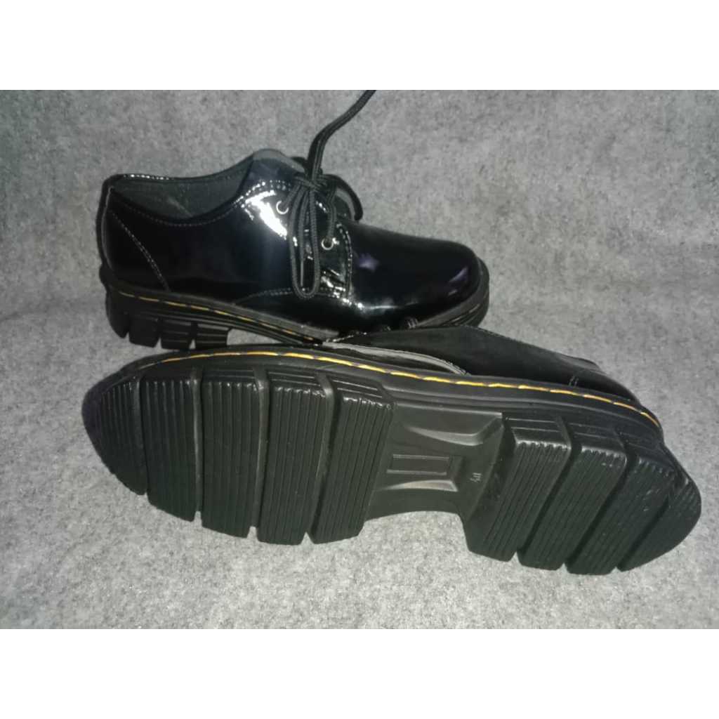 Sepatu formal Docmart Sneakers Wanita Boots Sneakers Fashion Wanita/Sepatu Formal Kerja wanita