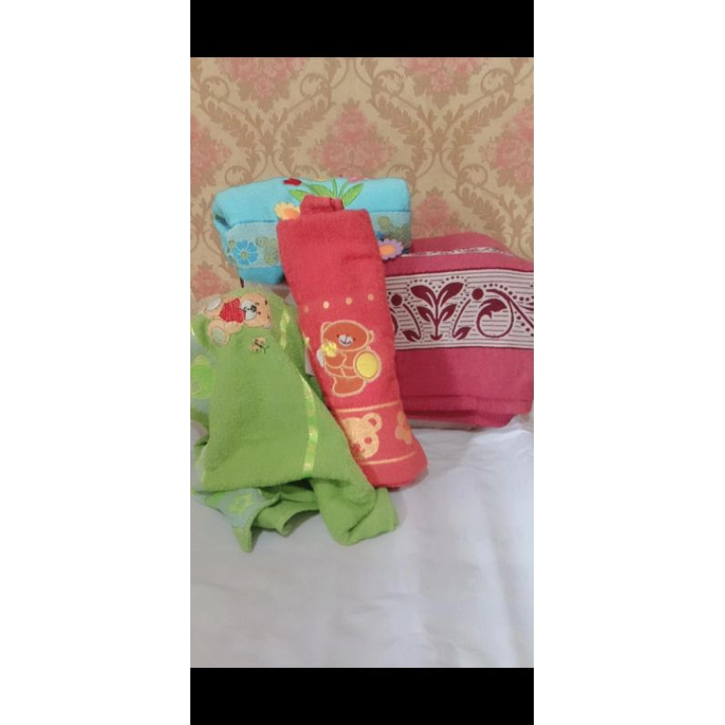 handuk mandi dewasa karakter