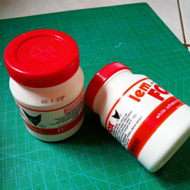 

LEM FOX / LEM KERTAS 150 GRAM SERBA GUNA