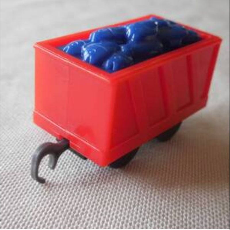 capsule plarail takara tomy arts chuggington - freight car with fish