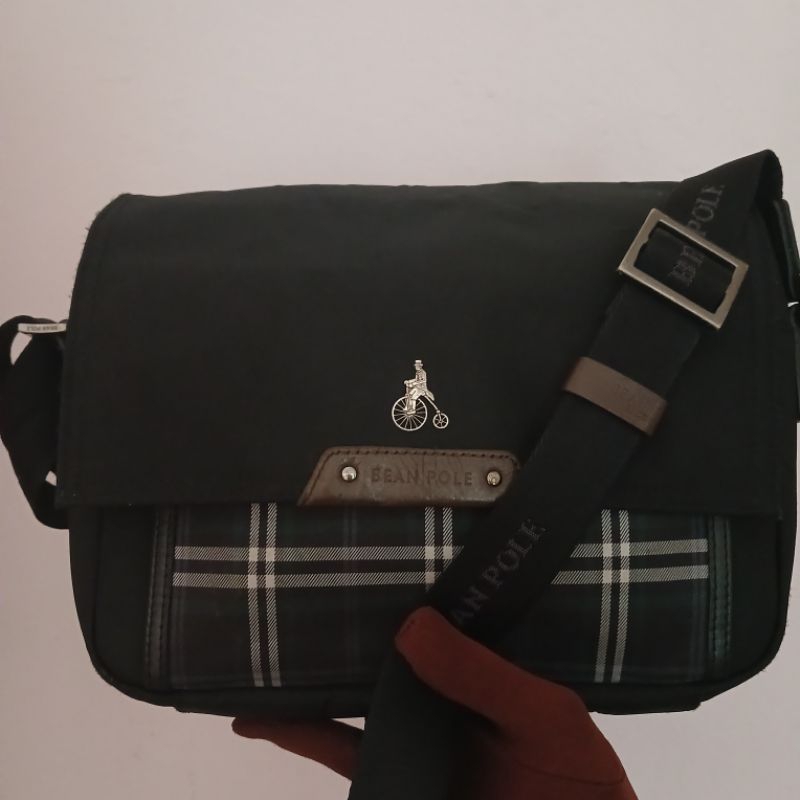 Tas Selempang Kanvas Pria Beanpole