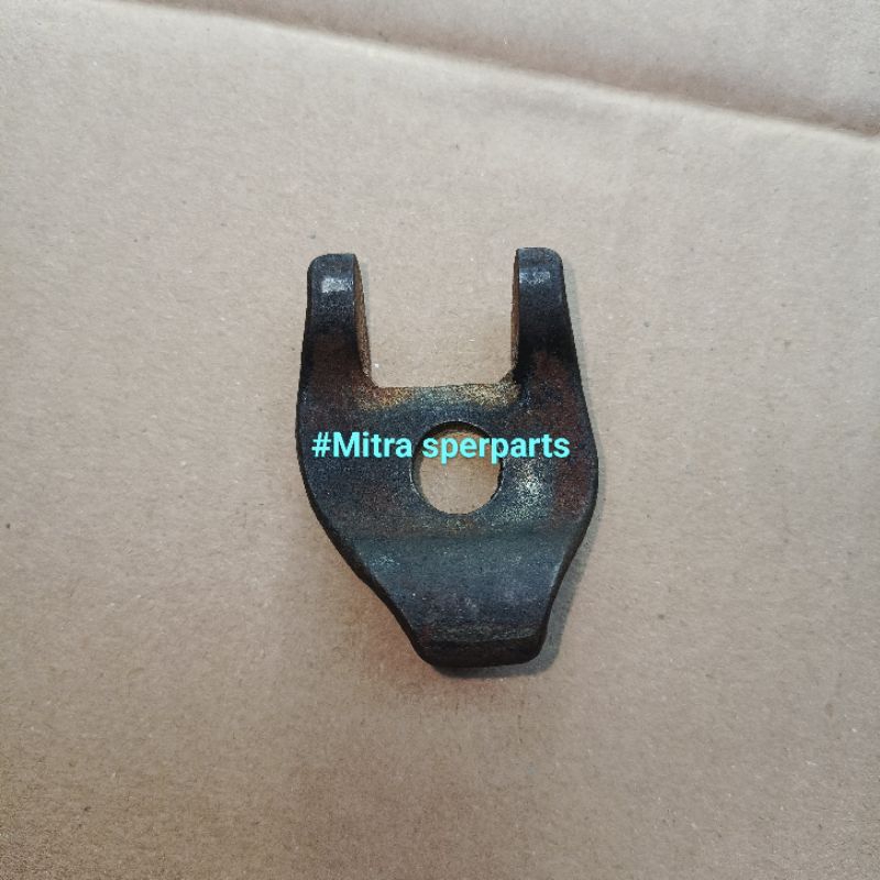 Bracket penahan nosel isuzu panther 25 turbo copotan orisinil