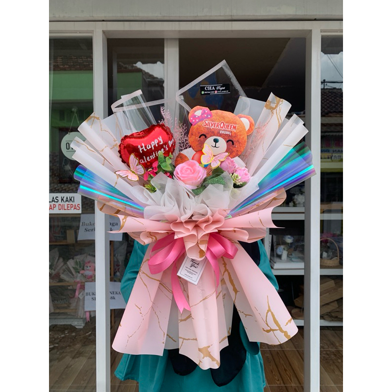 

BUKET COKLAT BERUANG CHOCOLATE SILVERQUEEN BUKET VALENTINE