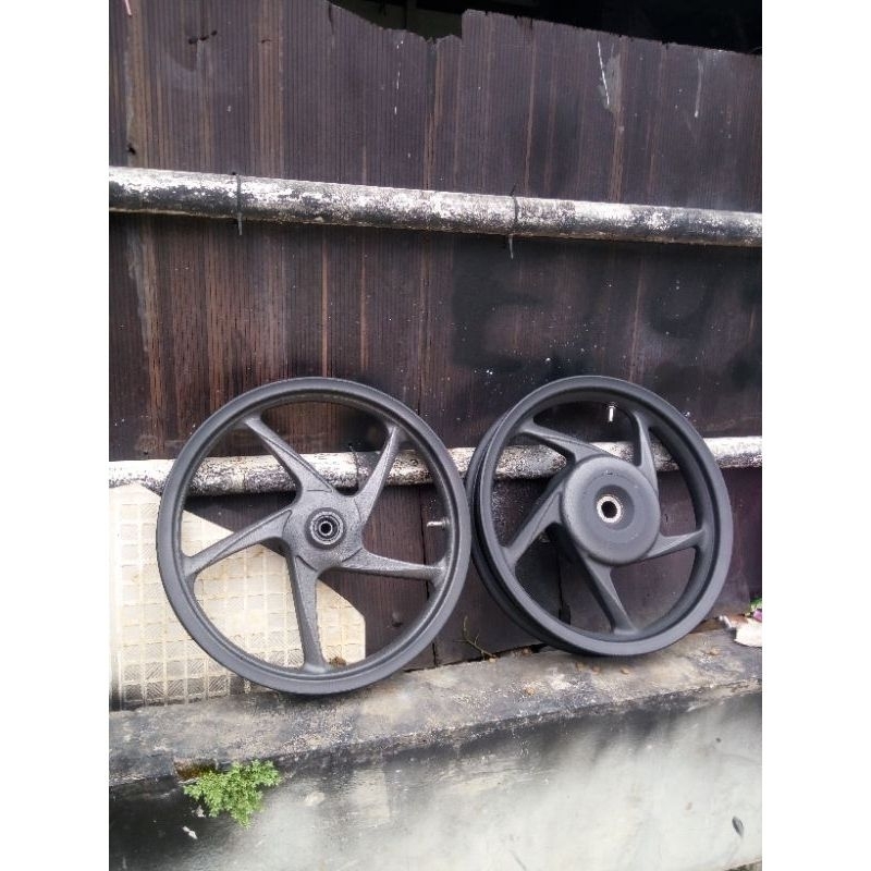 velg vario 125 bolam