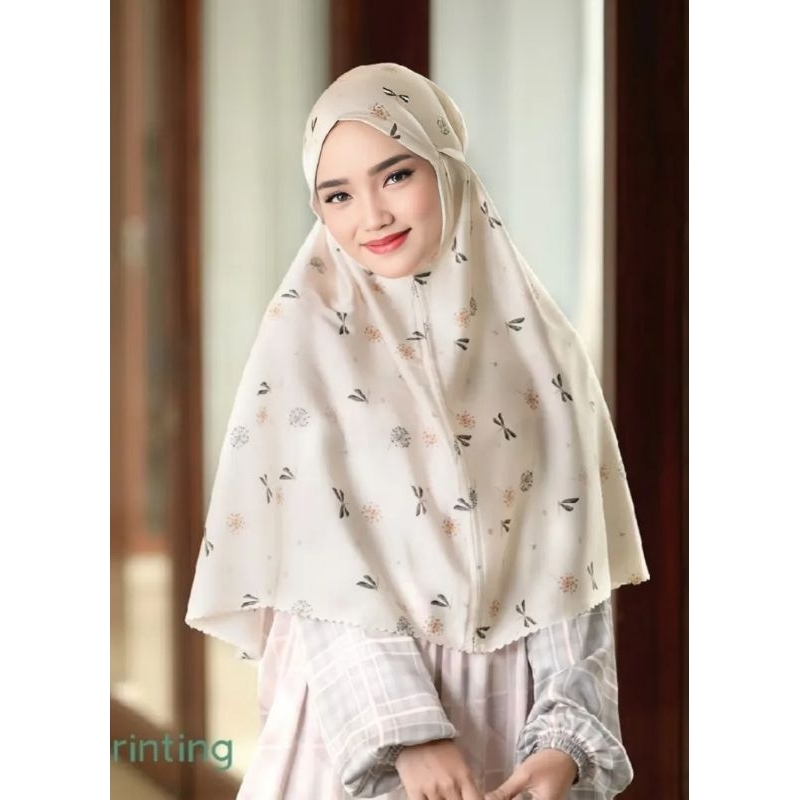 Bergo Premium Hijab Instan Bahan Silk Motif Froasting Cream