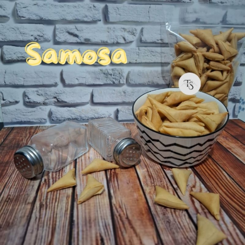 

SAMOSA AYAM 250 gram / SAMOSA AYAM MANIS PEDAS SARIKAYA