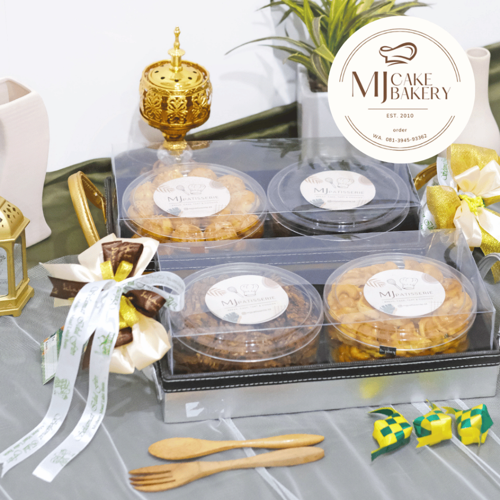 

HAMPERS BOX COOKIES MJ COOKIES 4x500gr / PARSEL KOTAK KUE KERING IDUL FITRI PREMIUM / KUE KERING MJ CAKE AND BAKERY