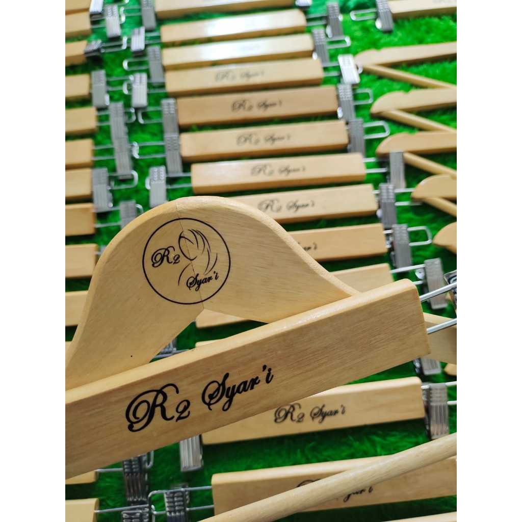 Hanger Custom / Hanger Kayu Custom / Hanger Logo Branding Toko / Kualitas Premium / Souvenir