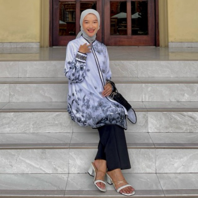 (PRELOVED) NAWASANA LAILA RAYA TUNIK BAJU LEBARAN - DIPAKAI FOTO AJA