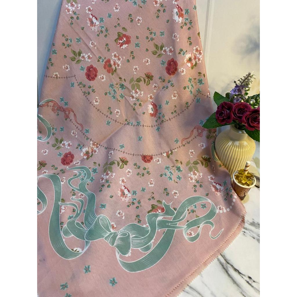 Hijab voal motif bunga segi empat