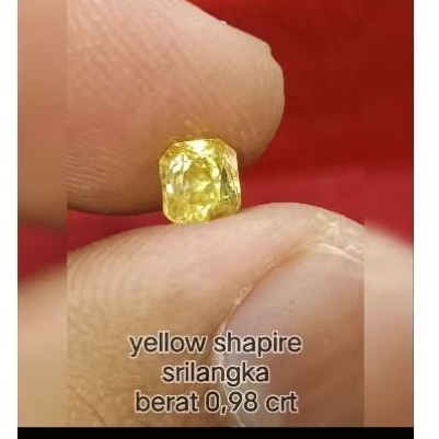 Natural yellow shapire yakut kuning ( frome srilangka )