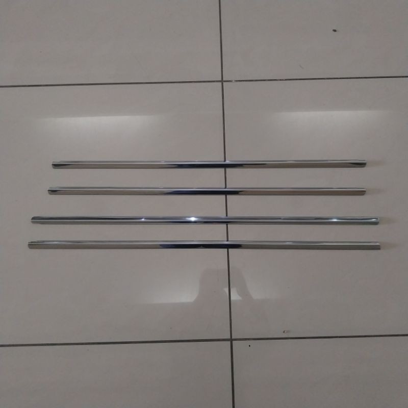List Kaca Samping Mobil Avanza Xenia Lama Chrome