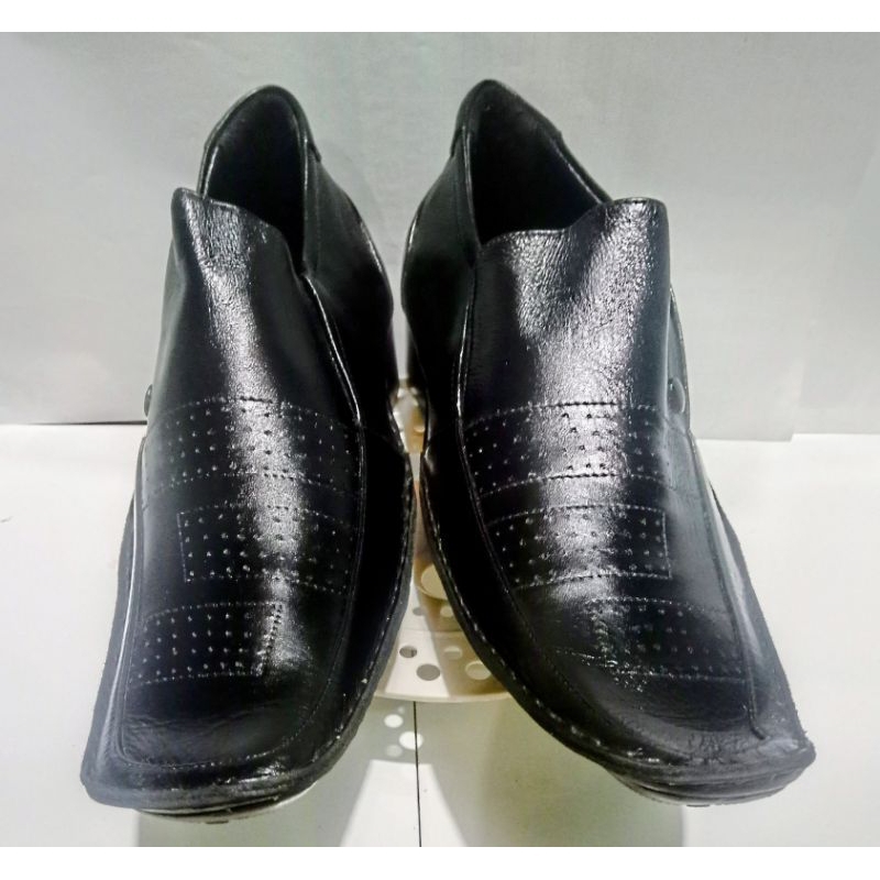 Versace 1166 - Sepatu Pria Kekinian Keren Murah Pantofel Formal Kerja Kantor Terbaru 2025 Original 1