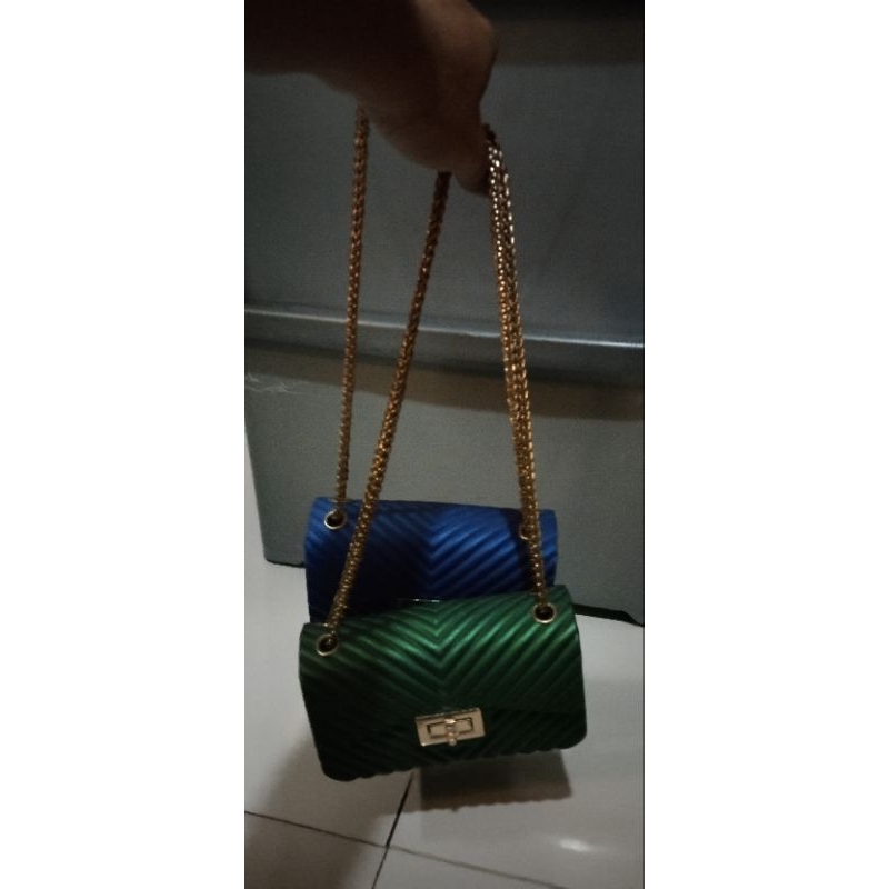 tas pesta biru dan hijau