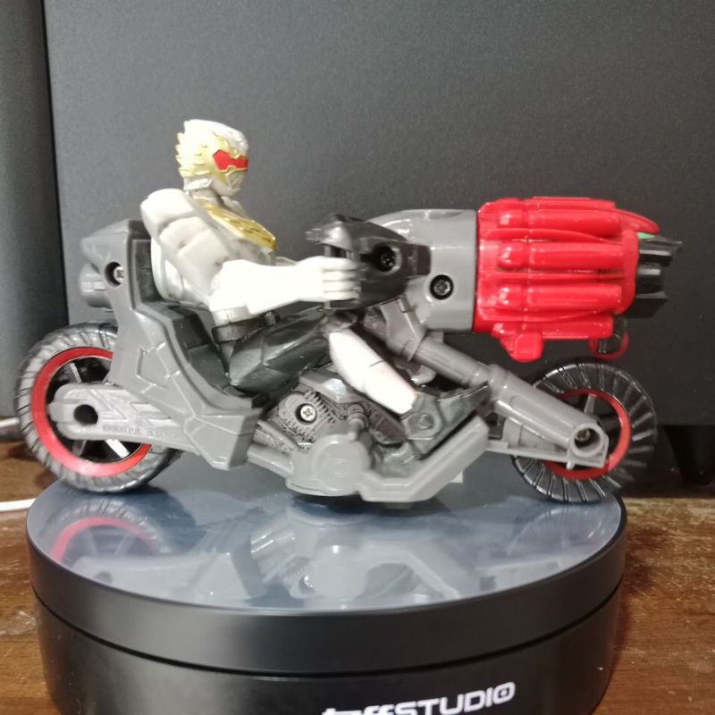 Power Rangers action figure second brand