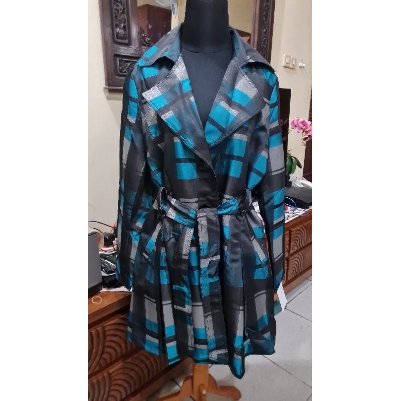 PRELOVED‼️‼️ COAT/BLAZER TRENCH COAT MOTIF KOTAK