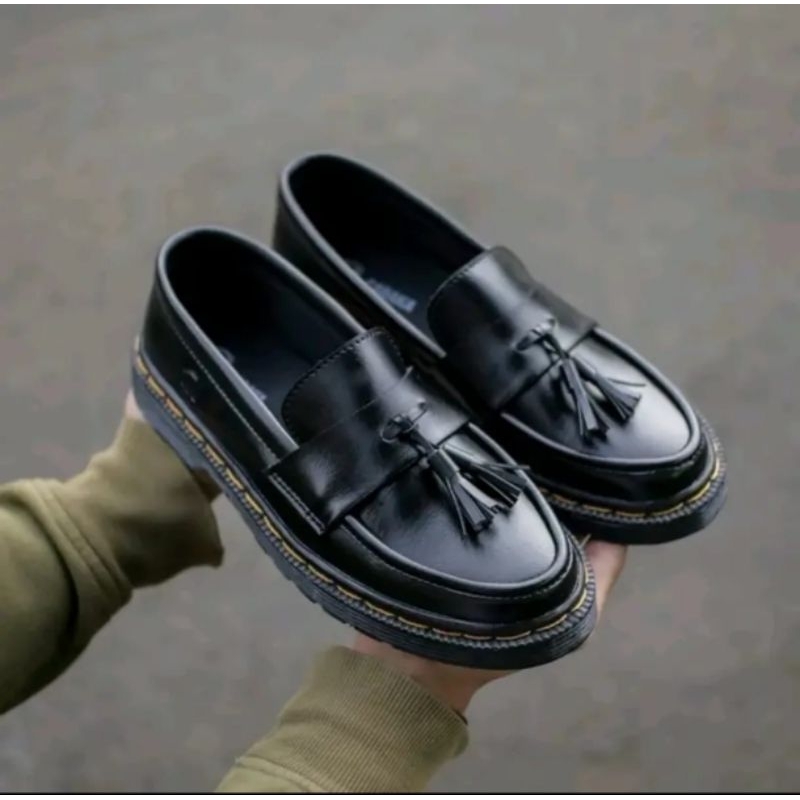 Sepatu LOAFERS Pria DOCMART Hitam Kulit Sintetis
